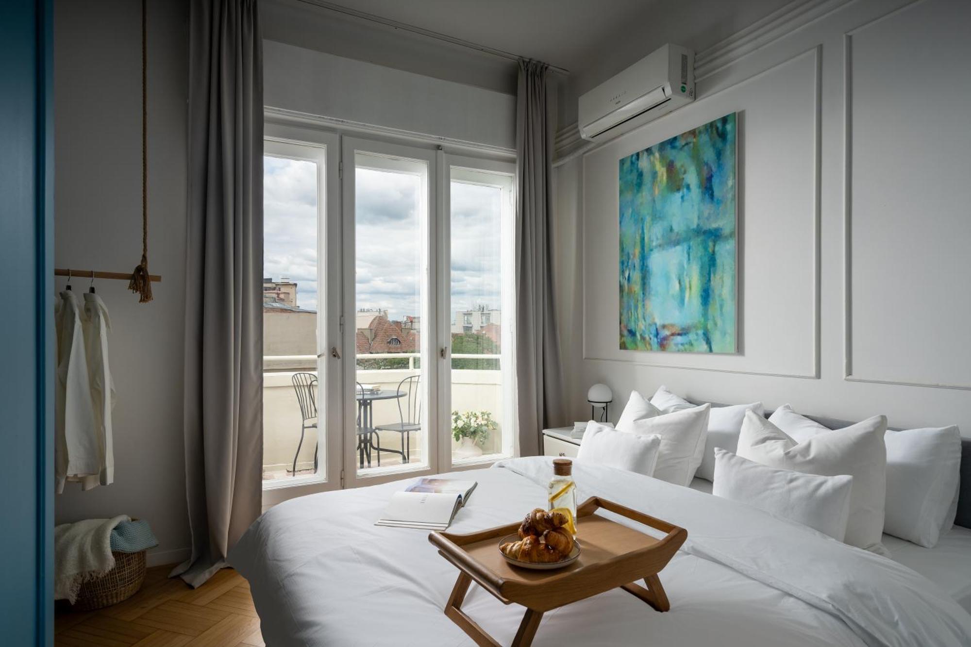 Little Paris By Urbanesq Apartment Bukares Bagian luar foto
