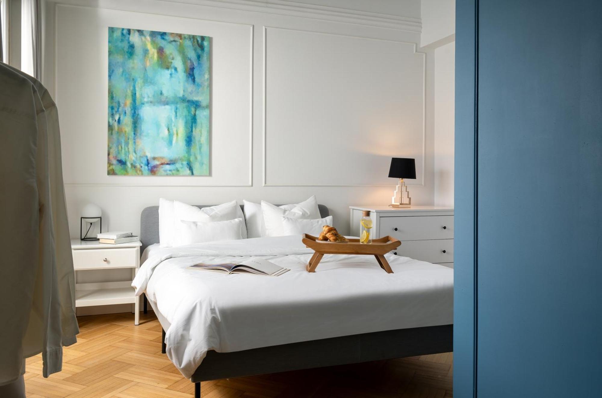 Little Paris By Urbanesq Apartment Bukares Bagian luar foto
