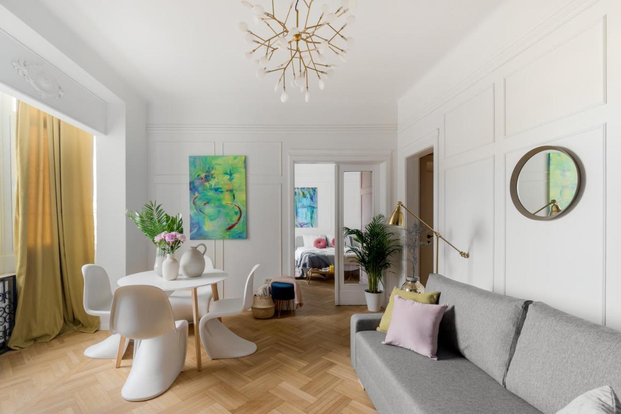 Little Paris By Urbanesq Apartment Bukares Bagian luar foto