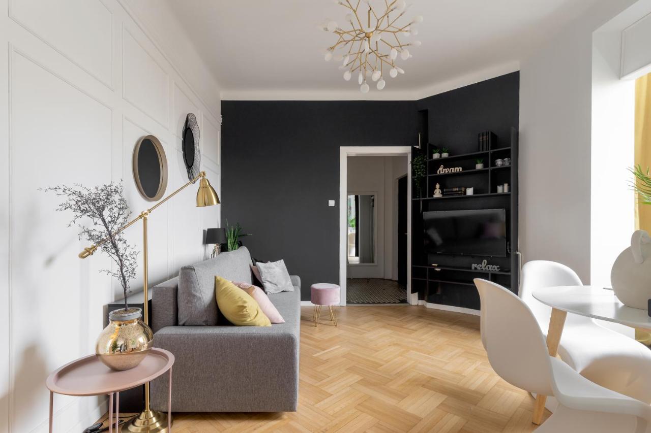 Little Paris By Urbanesq Apartment Bukares Bagian luar foto